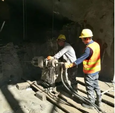 乌兰察布水下抗分散灌浆料特点 水下不分散注浆料介绍